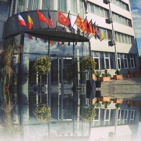 Hotel & Resort Bon Bon Suto Orizari Zewnętrze zdjęcie