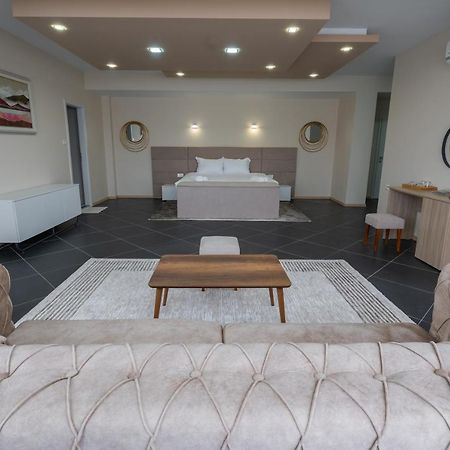 Hotel & Resort Bon Bon Suto Orizari Zewnętrze zdjęcie